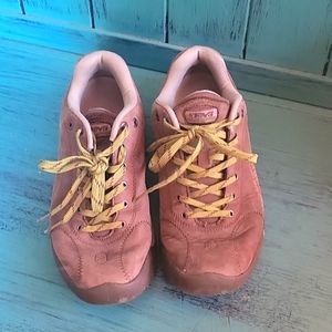 Teva shoes size 6.5